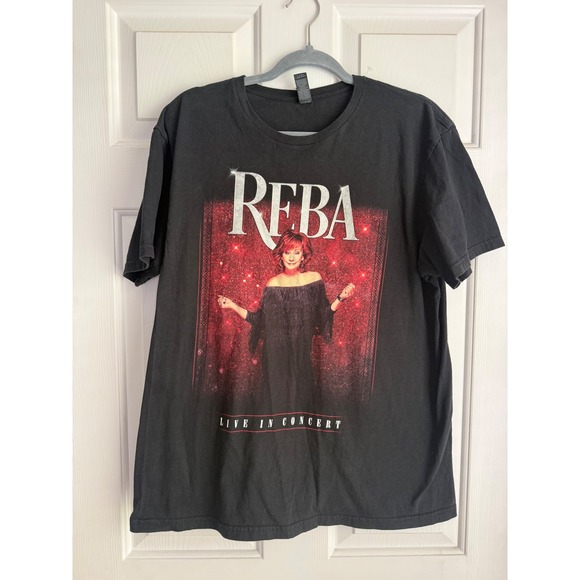 Gildan Other - Reba McEntire Live In Concert Tour Graphic T-Shirt